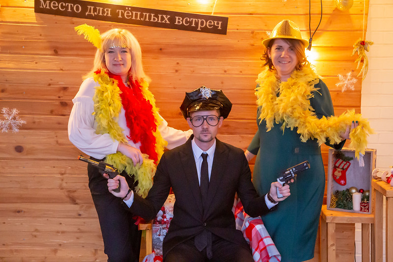 Новогоднее украшение зала для корпоратива в Донецке